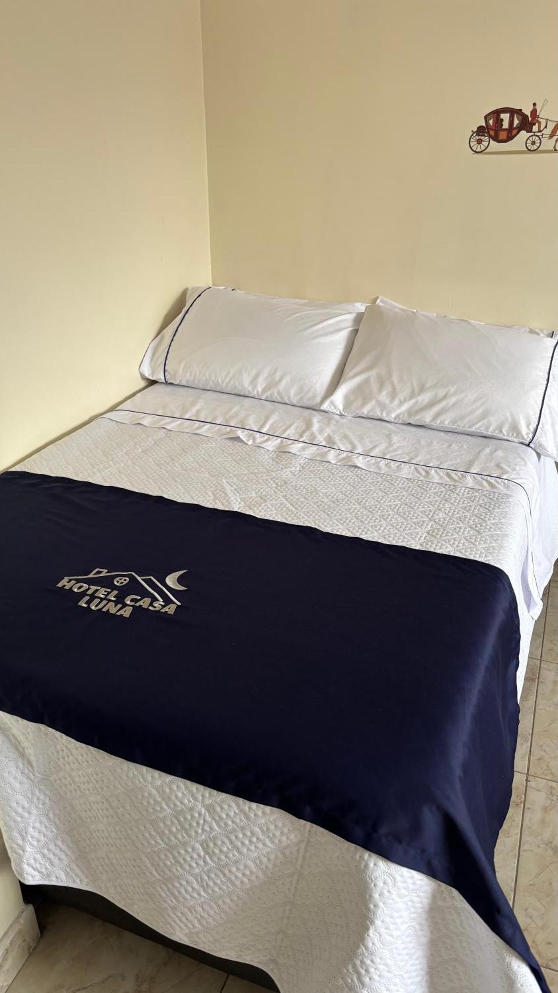 Hotel Casa Luna Bogota Room photo
